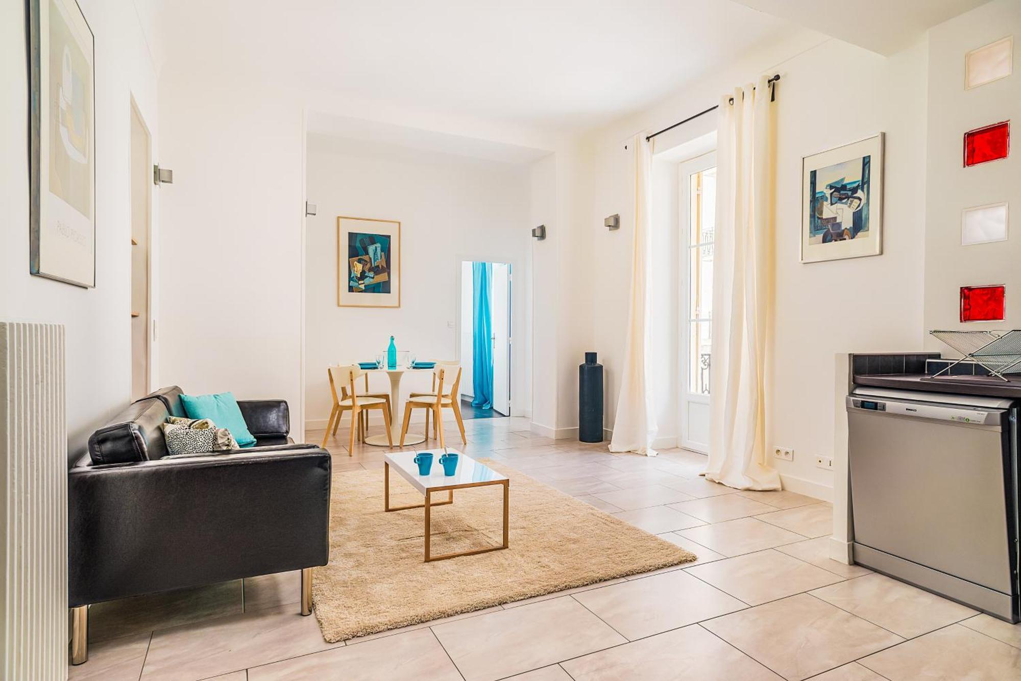 Modern 2-Bedroom City Center Apartment Niza Exterior foto